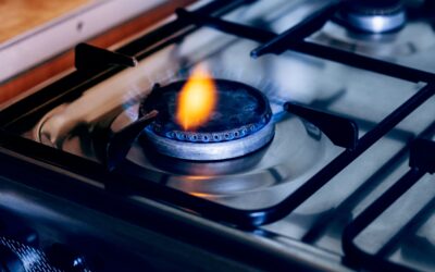 Gas Empresarial a Domicilio contacto gaslink pedir gas lp - cocina vitroceramica gas cocina llamas azules naranjas ardiendo 1 400x250 - Blog Gaslink 2020